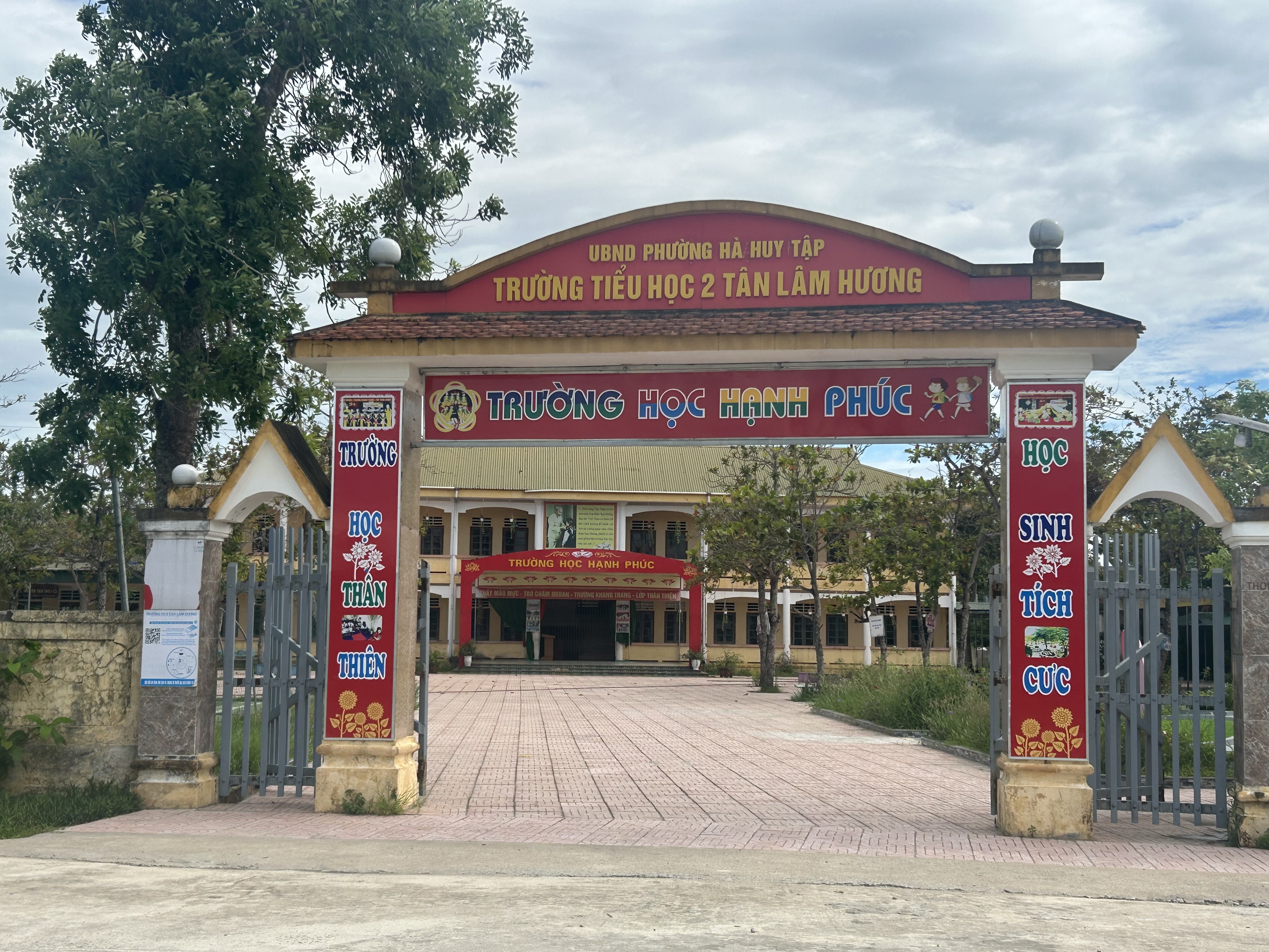 Trường Thiểu Học 2 Tân Lâm Hương