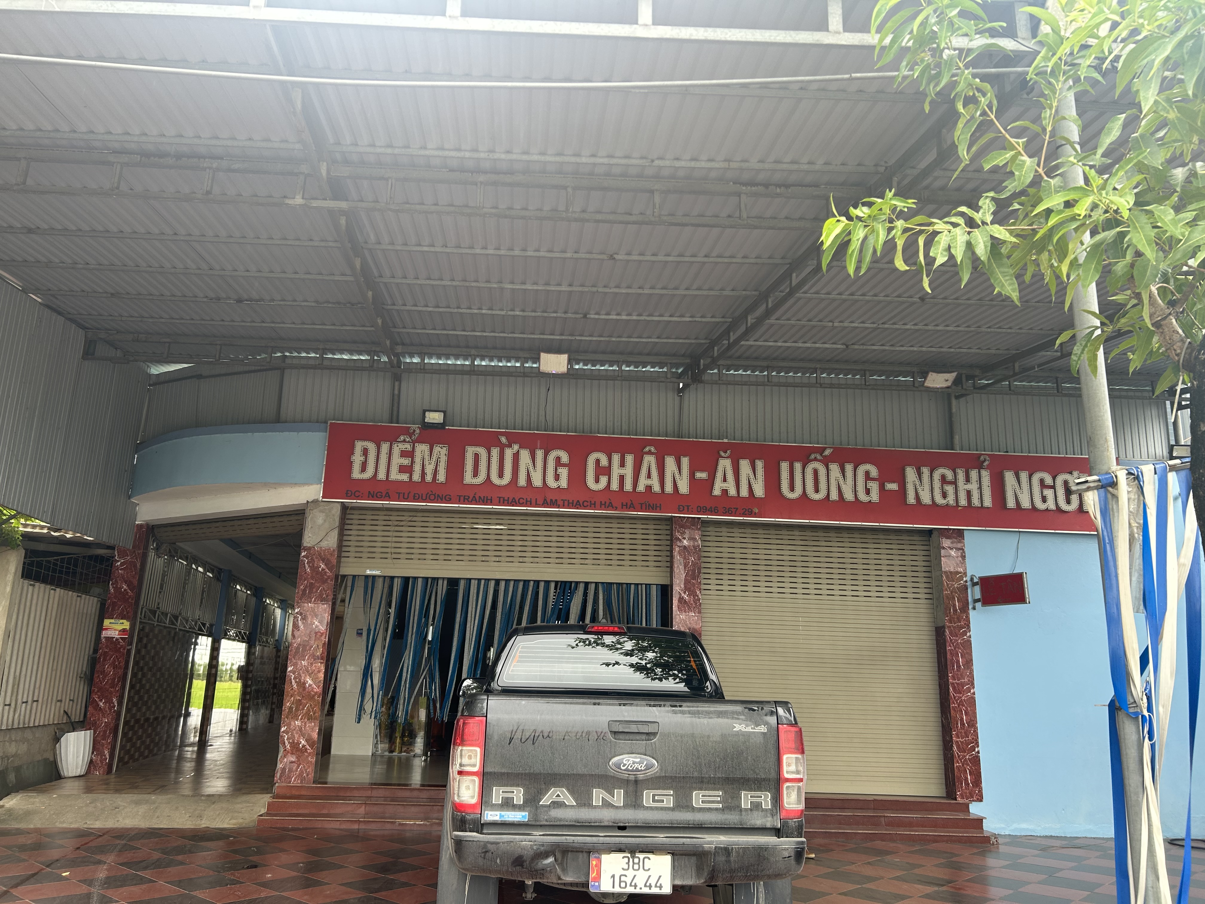 Nhà nghỉ Hoàng Ngan