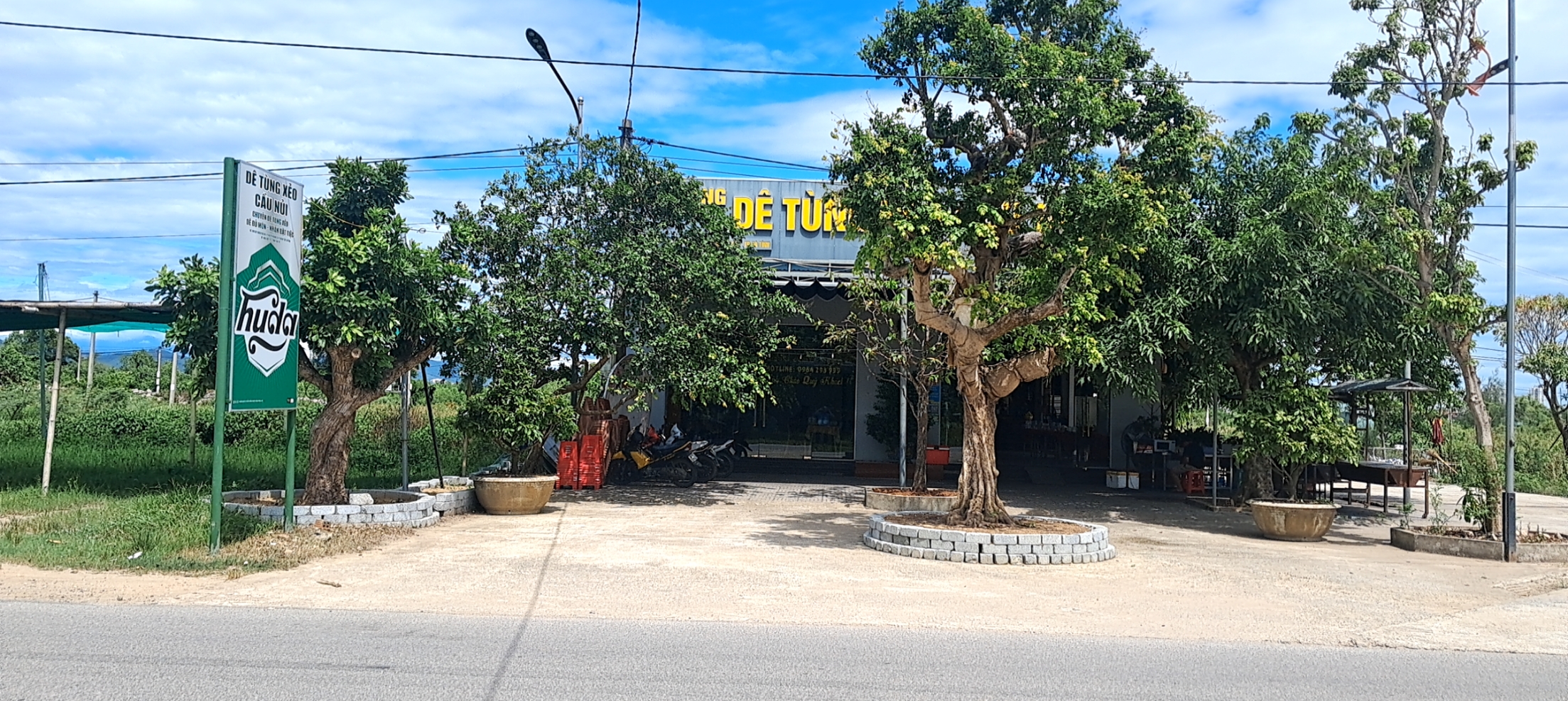NHÀ HÀNG DÊ TÙNG XẺO CẦU NỦI