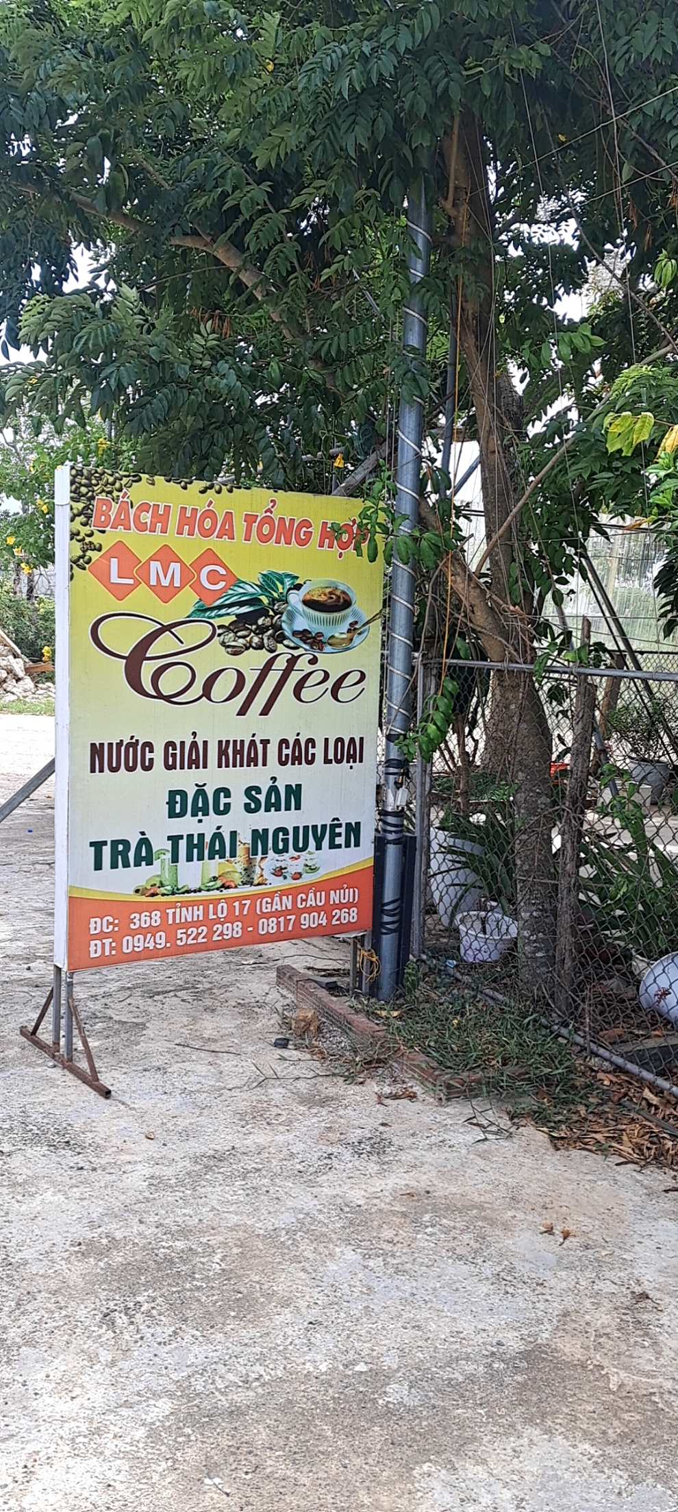 BÁCH HÓA TỔNG HỢP LMC - COFFE NƯỚC GIẢI KHÁT CÁC LOẠI